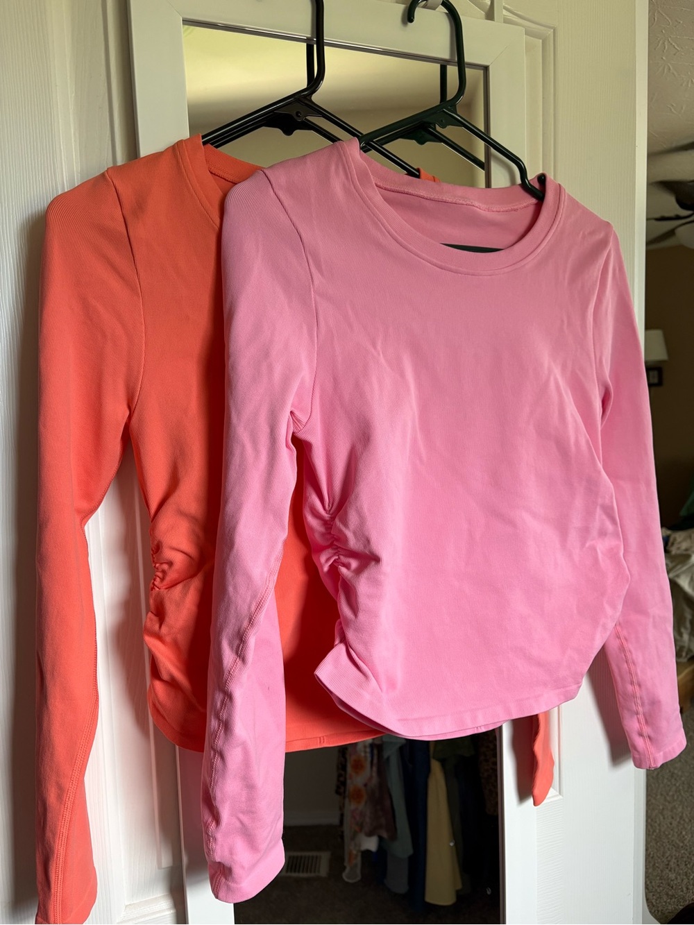 2 Activewear tops